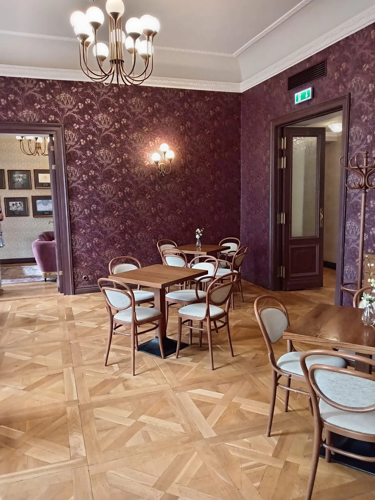 Café Maiasmokk interior